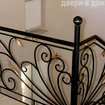 Кованые черные перила с золотыми элементами КП-0089