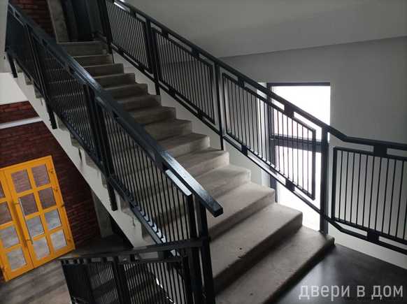 Сварные перила лестничные СП-1062