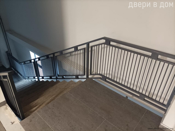 Сварные перила лестничные СП-1062
