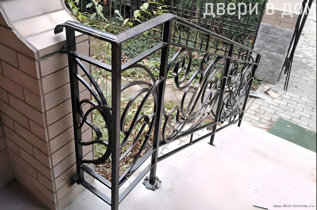 Черные кованые перила наружные КП-0958