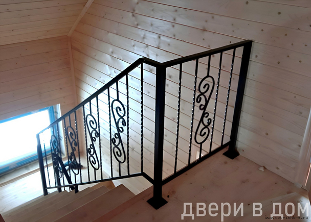 Черные кованые перила для дома с узором КП-120301