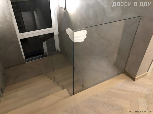 Стеклянное ограждение для лестницы ПС-004